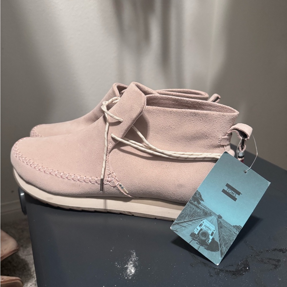 Toms Women's Pink Lace Up Boots